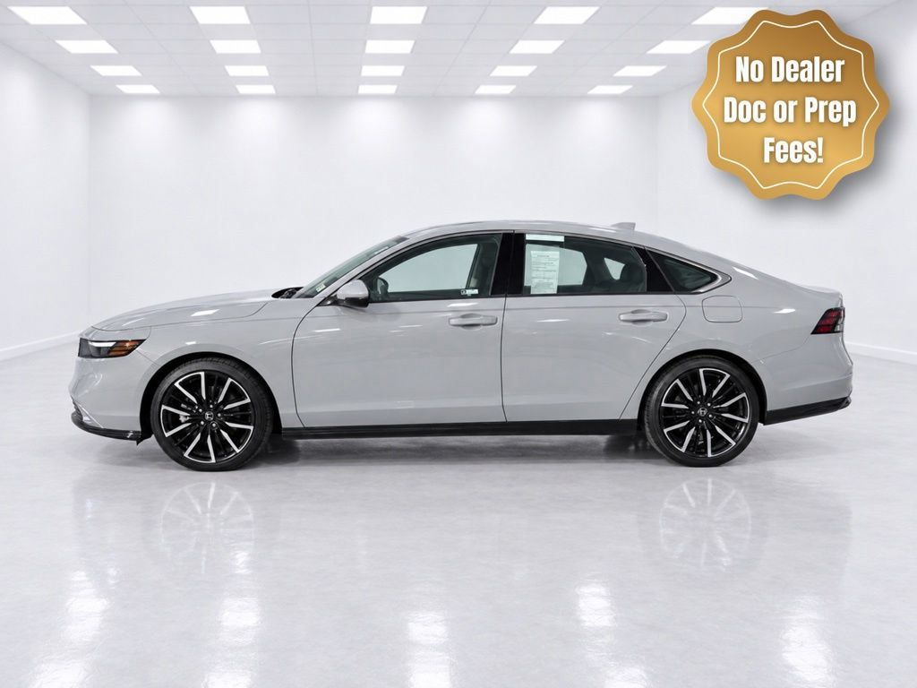 Used 2023 Honda Accord Touring image 3