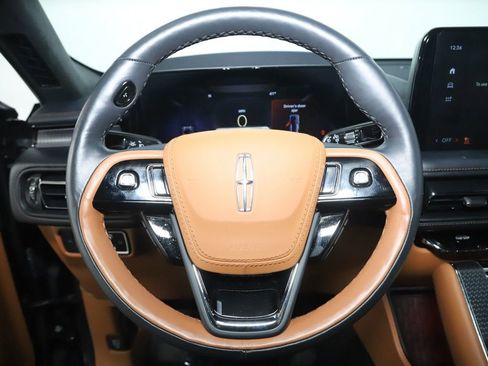 Certified 2025 Lincoln Aviator Black Label image 27