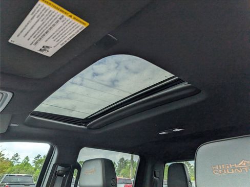 Used 2024 Chevrolet Silverado 1500 High Country w/ High Country Premium Package AWD/4WD image 35