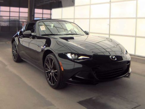 Used 2025 MAZDA MX-5 Miata RF Grand Touring RWD image 2