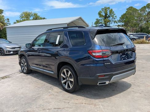 Used 2025 Honda Pilot Touring image 6