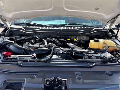 Used 2017 Ford F250 Lariat w/ Lariat Value Package AWD/4WD image 9