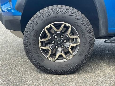 Used 2024 Chevrolet Colorado ZR2 w/ ZR2 Convenience Package III AWD/4WD image 9