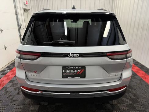 Used 2024 Jeep Grand Cherokee Laredo X w/ Trailer Tow Package AWD/4WD image 3