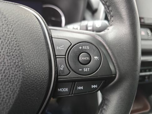 Used 2022 Toyota RAV4 Limited image 18