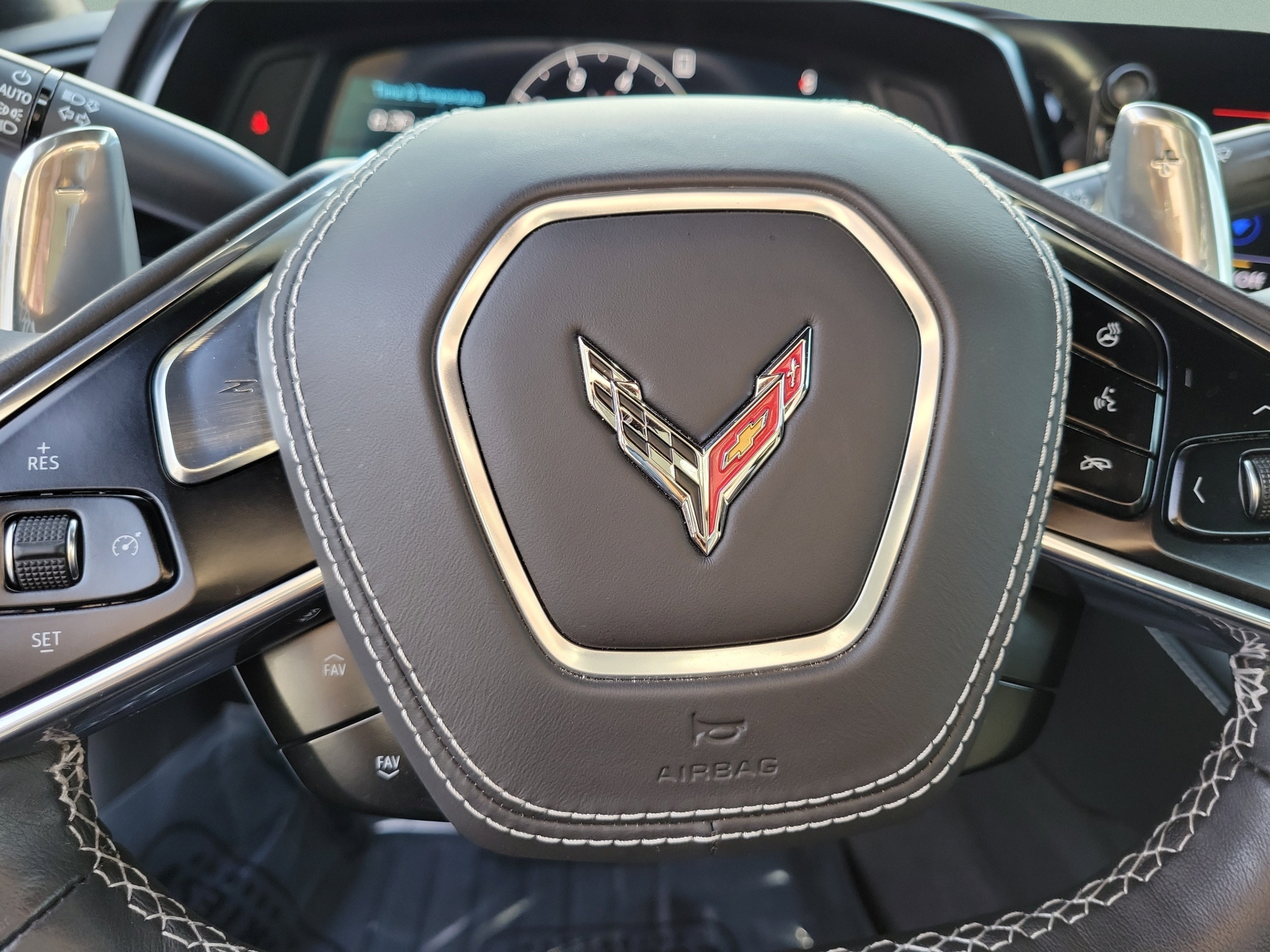 Used 2023 Chevrolet Corvette Stingray Premium Conv w/ Z51 Performance Package RWD image 25