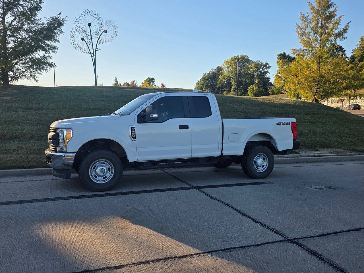 Used 2018 Ford F250 XL w/ Power Equipment Group AWD/4WD image 1