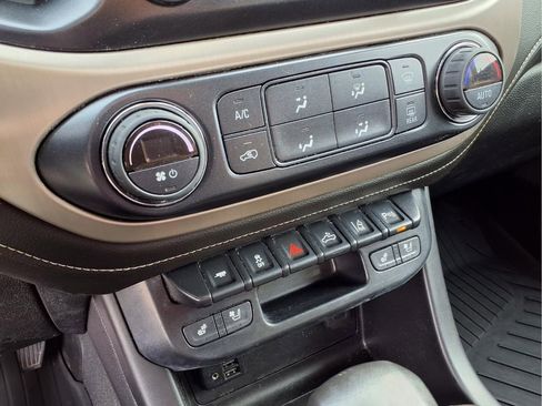 Certified 2022 GMC Canyon Denali w/ Denali Black Edition Package AWD/4WD image 6