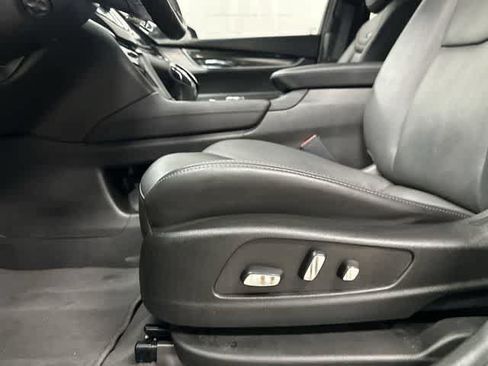 Used 2023 Cadillac XT6 Sport w/ Technology Package AWD/4WD image 27