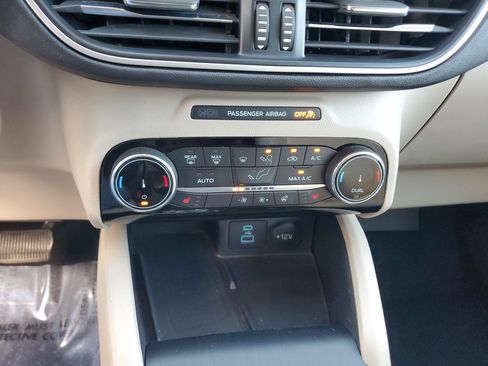 Used 2022 Ford Escape SEL w/ Technology Package image 24