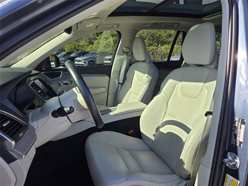 Certified 2023 Volvo XC90 B6 Core w/ Climate Package image 9