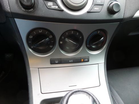 Used 2011 MAZDA MAZDA3 s Sport FWD image 46