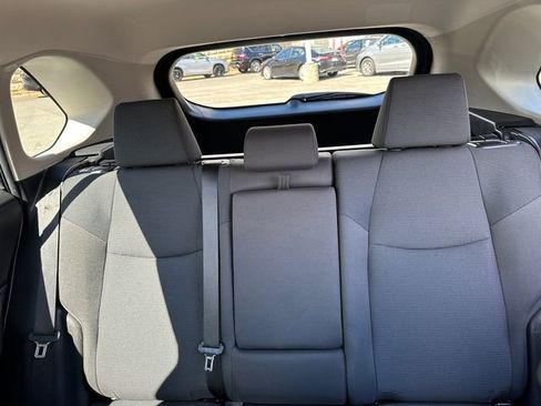 Used 2022 Toyota RAV4 LE AWD/4WD image 31