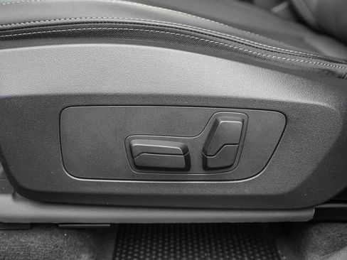 Used 2025 BMW X1 xDrive28i w/ Technology Package image 20