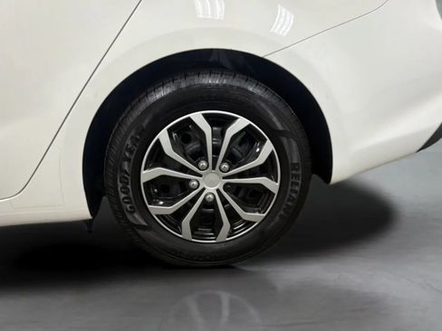 Used 2018 Kia Forte LX FWD image 25