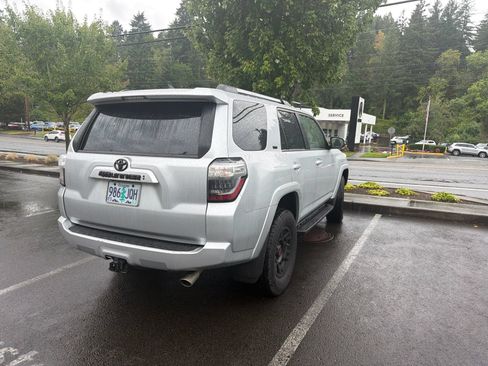Used 2021 Toyota 4Runner SR5 Premium w/ Moonroof Package AWD/4WD image 11