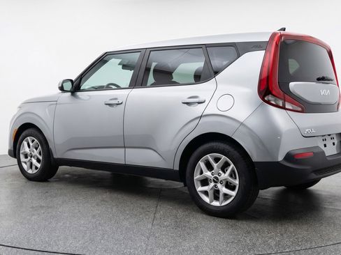 Used 2025 Kia Soul LX w/ LX Technology Package FWD image 6