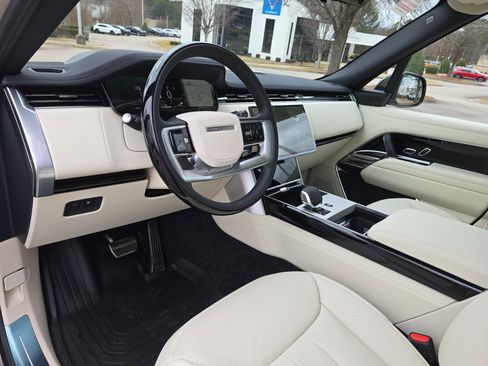 New 2026 Land Rover Range Rover SE image 16