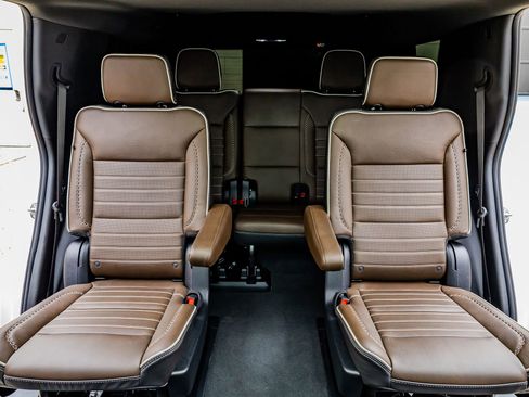 Used 2025 GMC Yukon Denali Ultimate image 37