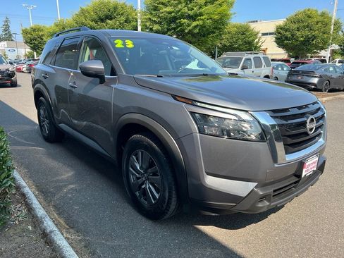 Certified 2025 Nissan Pathfinder SV AWD/4WD image 4