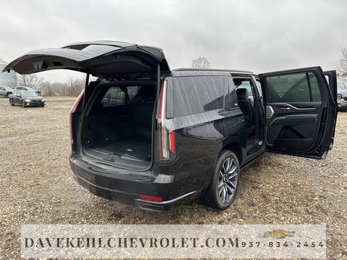 Used 2022 Cadillac Escalade ESV Sport w/ Touring Package image 58
