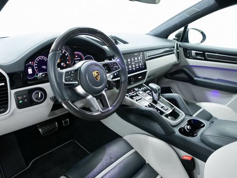 Certified 2023 Porsche Cayenne GTS image 4