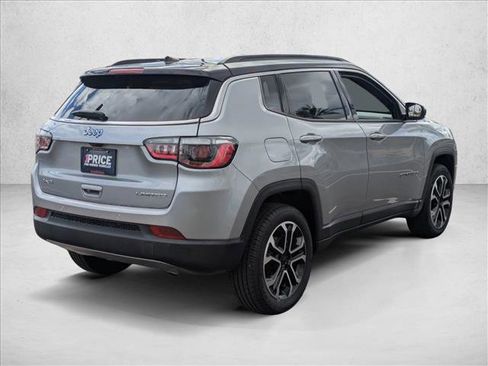 Used 2024 Jeep Compass Limited image 5