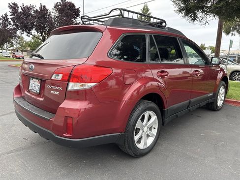 Used 2013 Subaru Outback 2.5i Premium AWD/4WD image 12