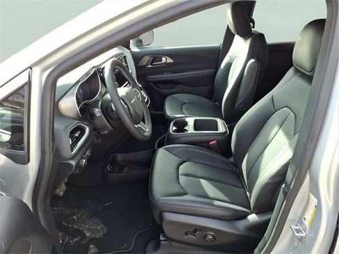 New 2026 Chrysler Voyager LX image 16