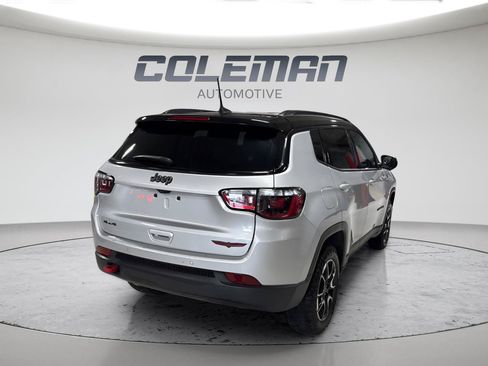 Used 2025 Jeep Compass Trailhawk AWD/4WD image 4