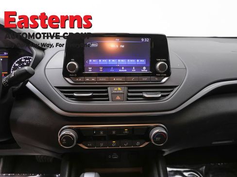 Used 2023 Nissan Altima 2.5 S FWD image 11