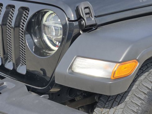 Used 2022 Jeep Wrangler Unlimited Sport AWD/4WD image 10
