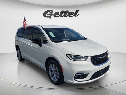 Used 2024 Chrysler Pacifica Touring-L AWD/4WD image 5
