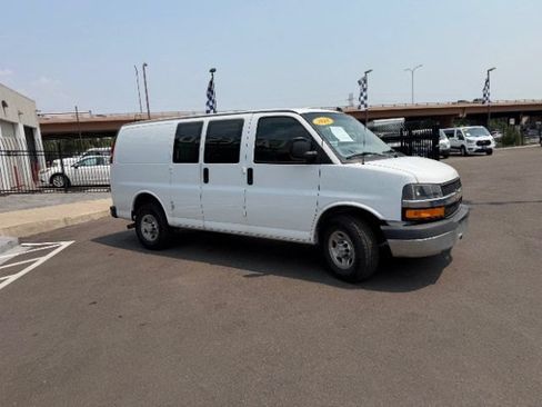 Used 2020 Chevrolet Express 2500 w/ Driver Convenience Package RWD image 17
