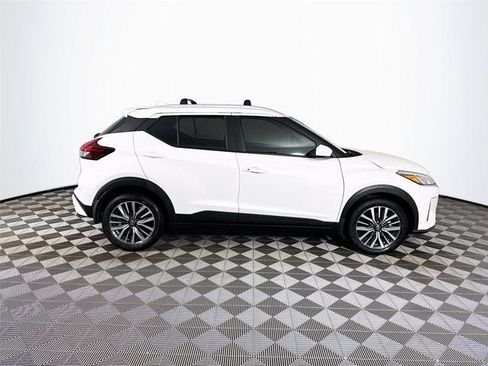 Used 2024 Nissan Kicks SV w/ Exterior Package FWD image 5