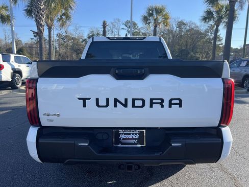 Used 2022 Toyota Tundra SR5 w/ SR5 Convenience Package image 9