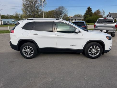 Used 2019 Jeep Cherokee Latitude w/ Popular Appearance Group FWD image 9