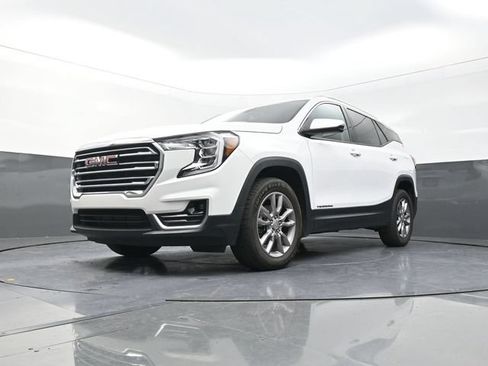 Used 2024 GMC Terrain SLT AWD/4WD image 33