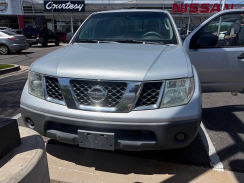Used 2007 Nissan Frontier XE w/ Preferred Pkg RWD image 4