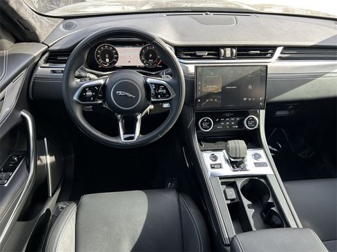 Used 2024 Jaguar F-PACE R-Dynamic S image 17