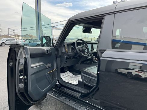 Used 2024 Ford Bronco Badlands image 9