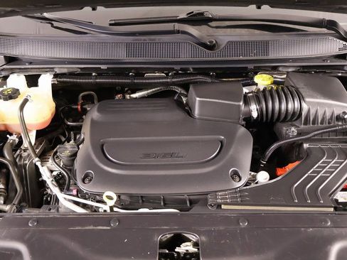 Used 2023 Chrysler Pacifica Touring-L image 20