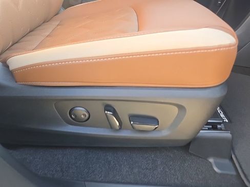 New 2026 Nissan Pathfinder Platinum image 27