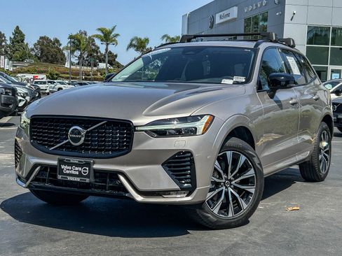 Used 2025 Volvo XC60 B5 Core w/ Protection Package Premier AWD/4WD image 1