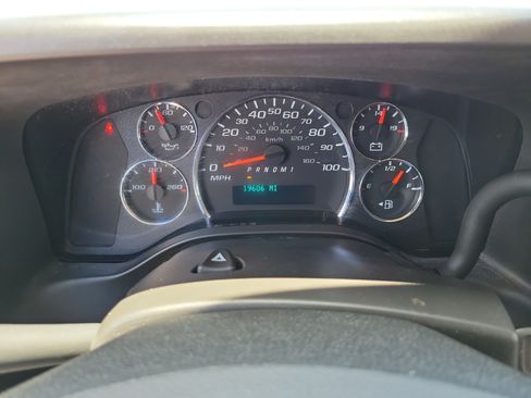 Used 2024 GMC Savana 2500 w/ Driver Convenience Package RWD image 22