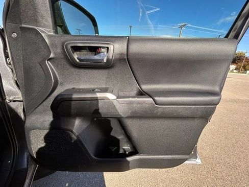 Used 2023 Toyota Tacoma TRD Off-Road image 27