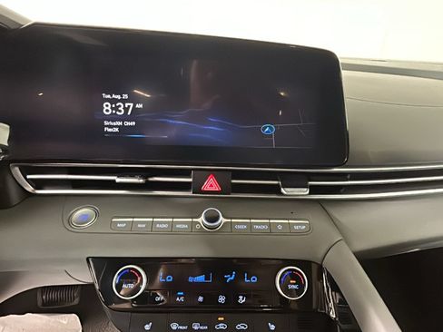 Used 2023 Hyundai Elantra SEL w/ Convenience Package FWD image 27