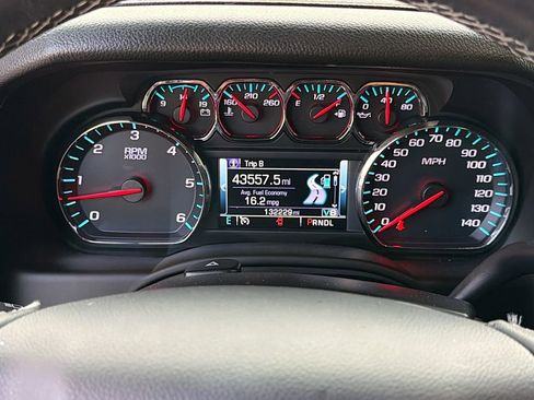 Used 2018 Chevrolet Tahoe LT image 39