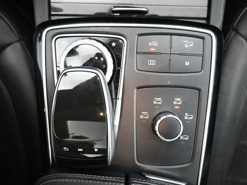 Used 2019 Mercedes-Benz GLS 550 4MATIC w/ Driver Assistance Package image 18