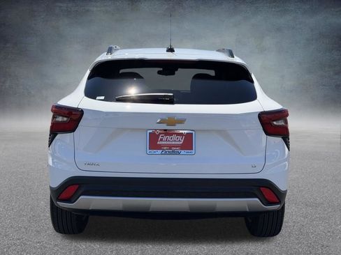 Used 2025 Chevrolet Trax LT w/ Driver Confidence Package FWD image 6